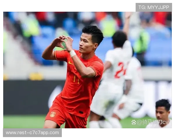 中国少年足球小球星崭露头角未来潜力无限引关注 中国少年足球小球星崭露头角未来潜力无限引关注