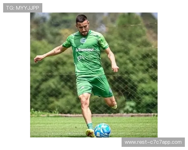 高清足球球星男头像精选 每位球员的独特魅力与风采展示 高清足球球星男头像精选 每位球员的独特魅力与风采展示